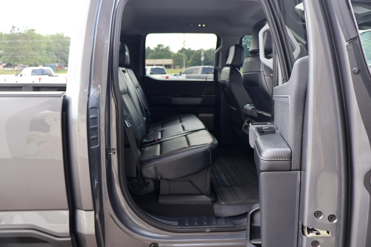 Ford F350SD Lariat Crew Cab 4WD DRW 2023