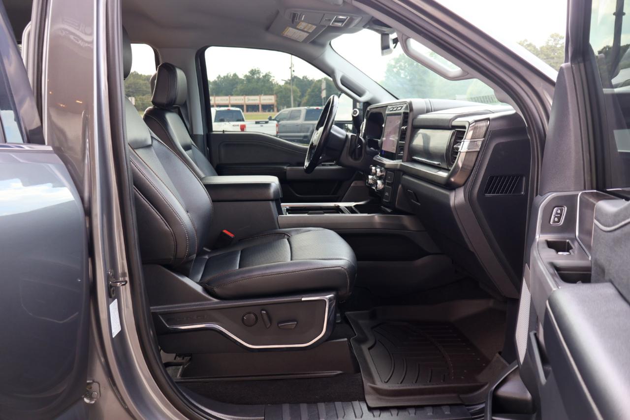 Ford F350SD Lariat Crew Cab 4WD DRW 2023