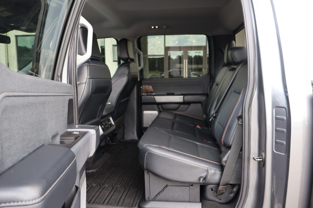 Ford F350SD Lariat Crew Cab 4WD DRW 2023