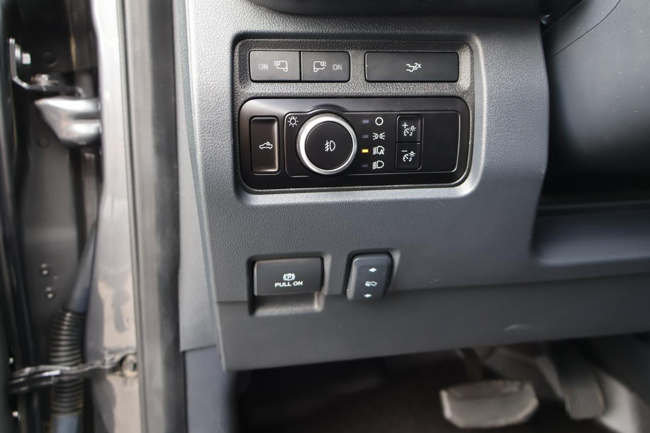 Ford F350SD Lariat Crew Cab 4WD DRW 2023