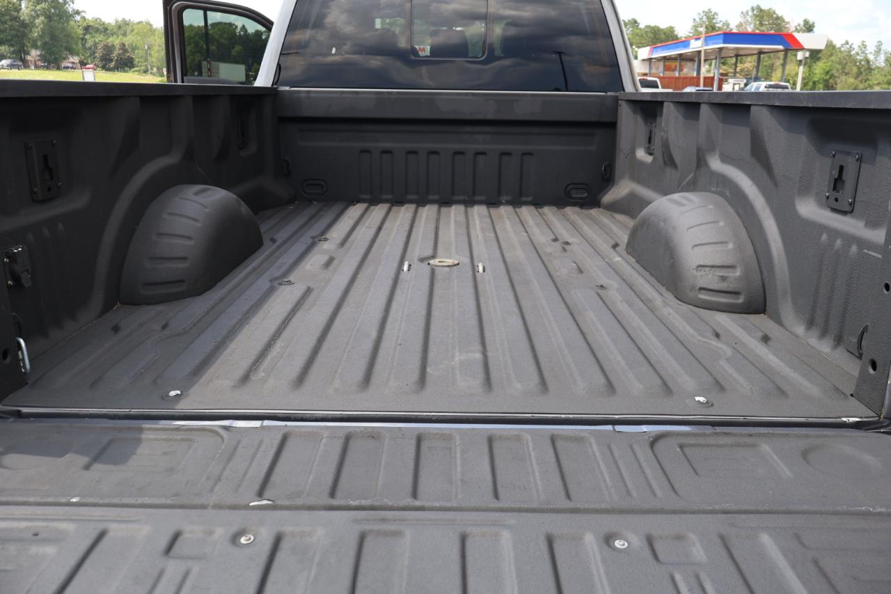 Ford F350SD Lariat Crew Cab 4WD DRW 2023