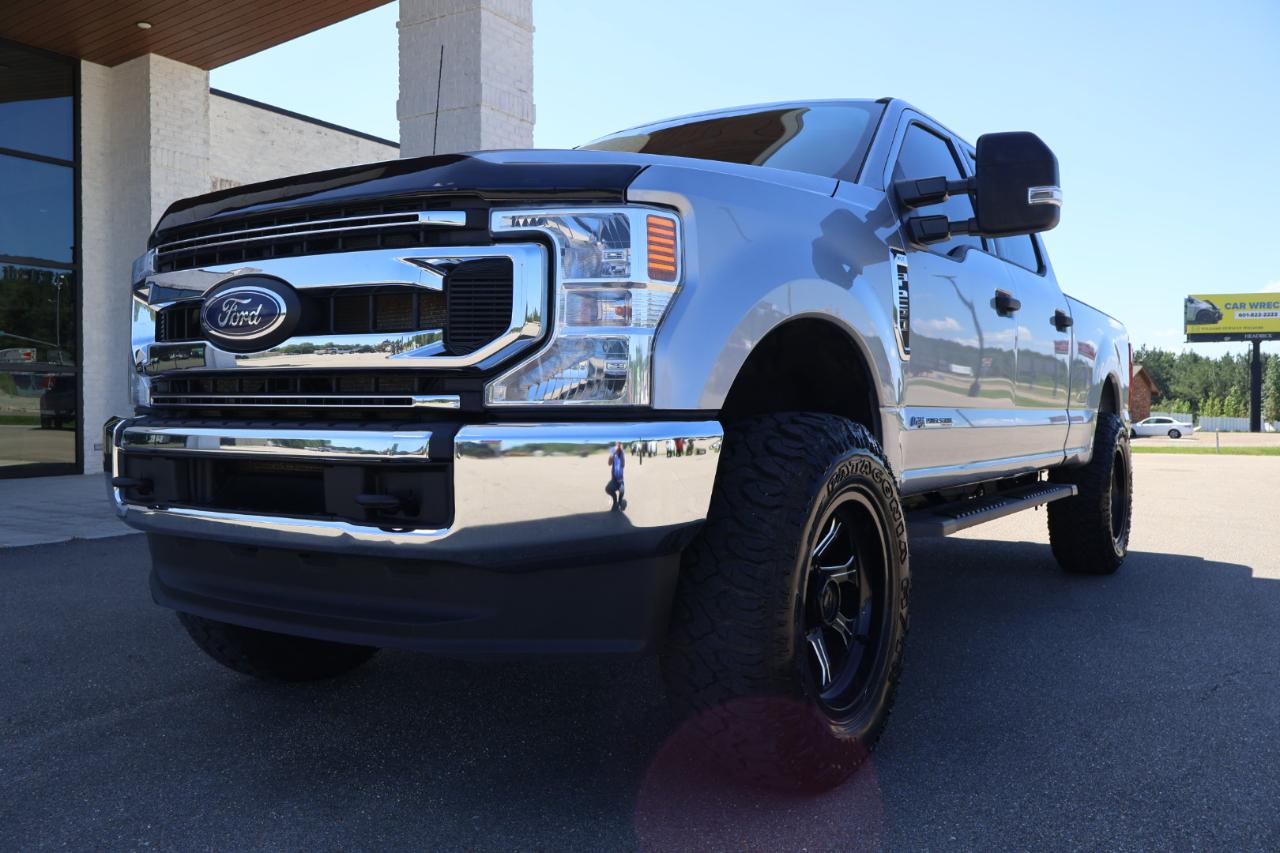 Ford F-250 SD XLT Crew Cab 4WD 2022