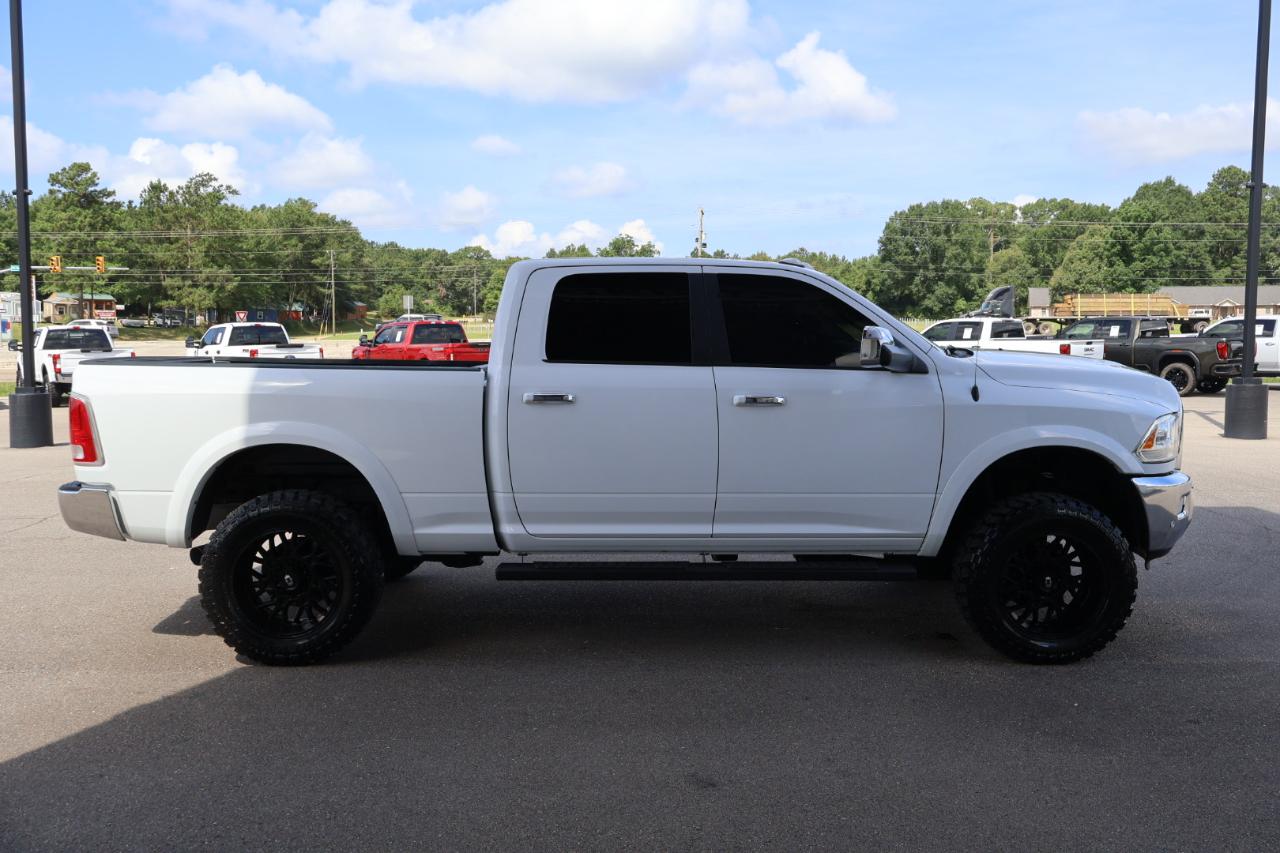 RAM 2500 Laramie 4x4 Crew Cab 6'4" Box 2017
