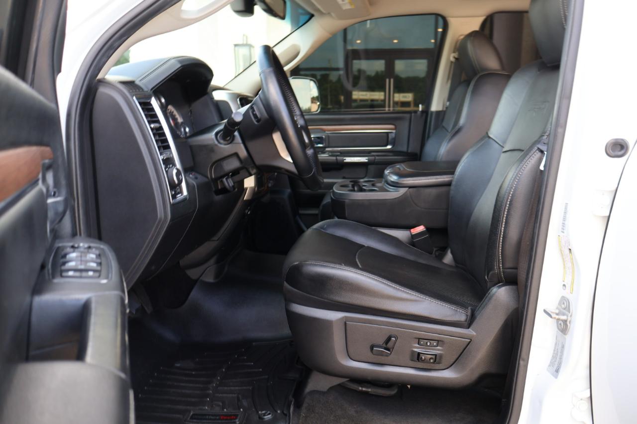 RAM 2500 Laramie 4x4 Crew Cab 6'4" Box 2017