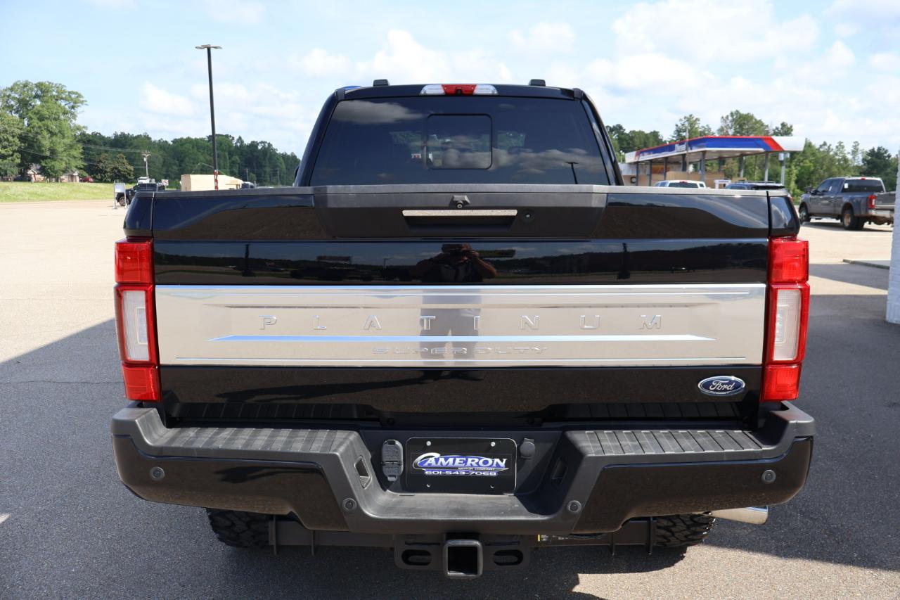Ford F350SD Platinum Crew Cab 4WD 2022