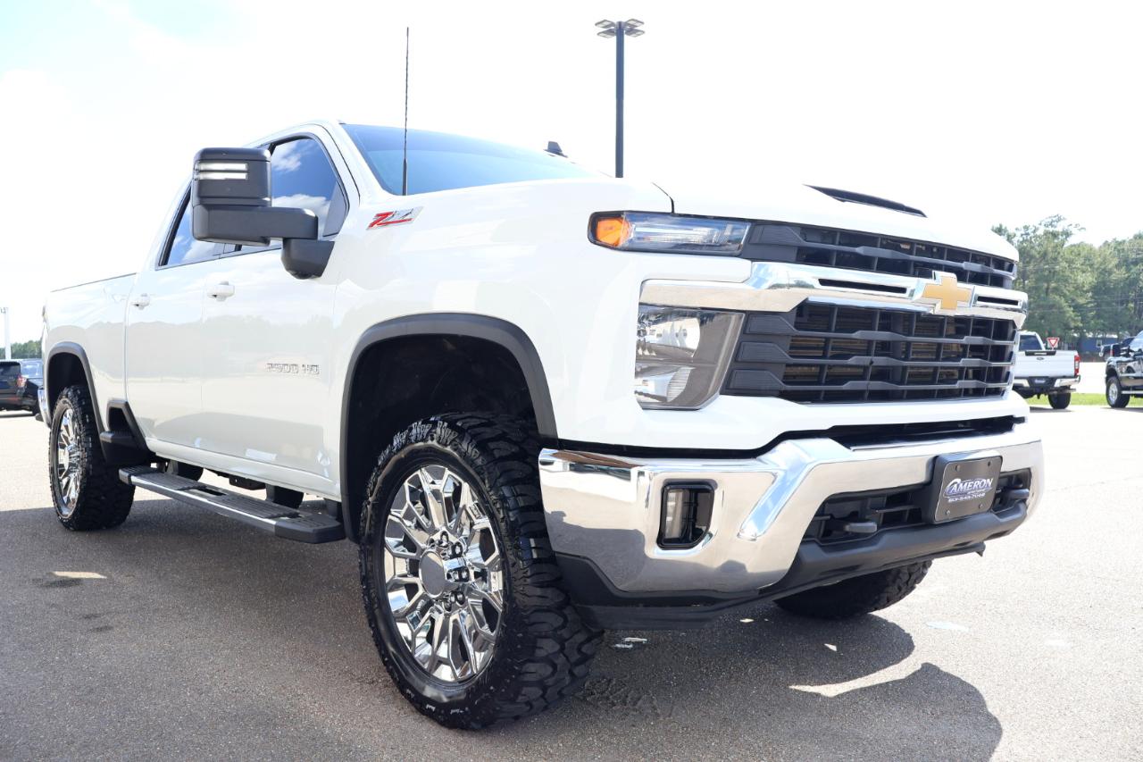Chevrolet Silverado 2500HD 4WD Crew Cab 159" LT 2025