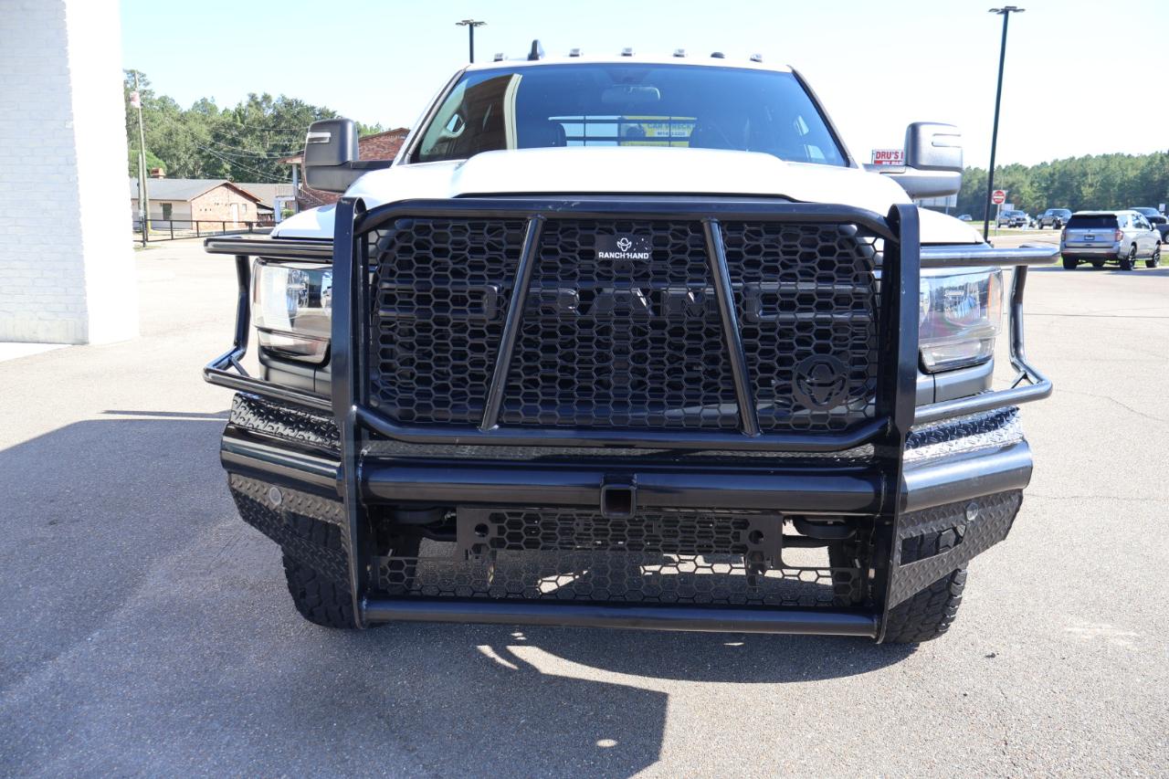 RAM 3500 Chassis Cab Tradesman 4WD Crew Cab 60" CA 172.4" WB 2023