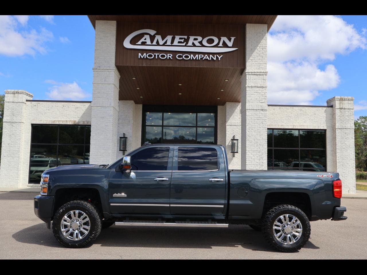2017 Chevrolet Silverado 3500HD 4WD Crew Cab 153.7" High Country