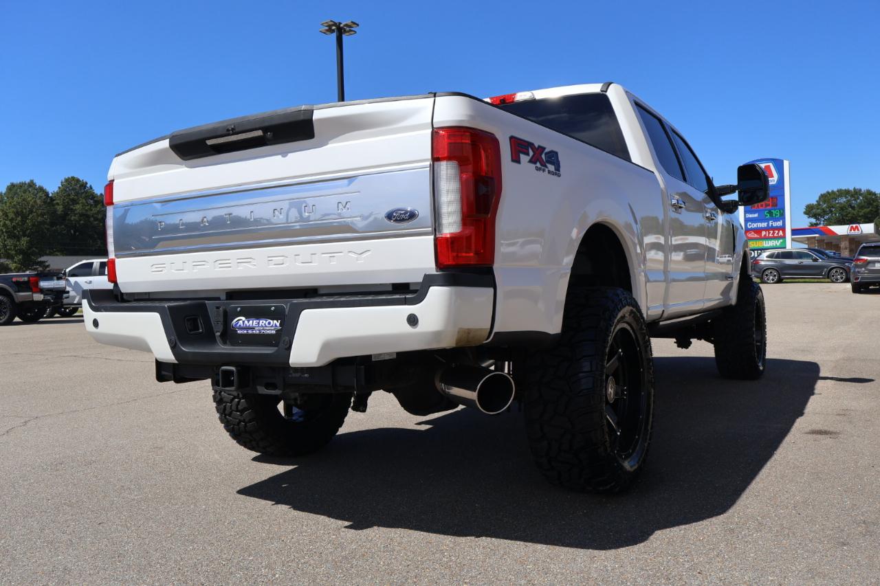 Ford F250SD Platinum Crew Cab 4WD 2017