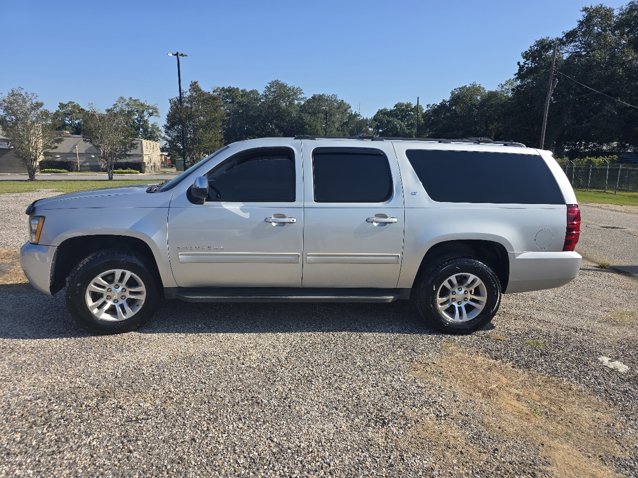 Chevrolet Suburban LT 1500 2WD 2012 Chevrolet Suburban LT 1500 2WD 2012