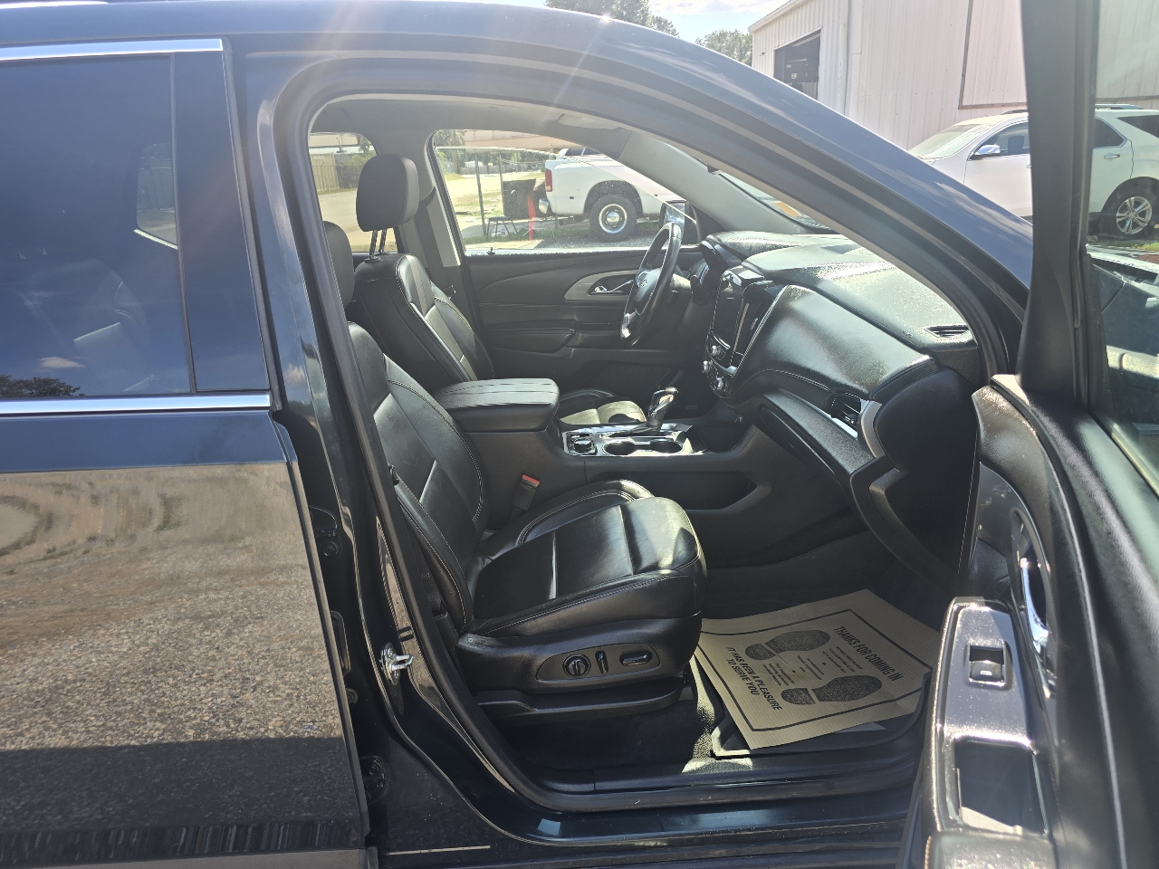 Chevrolet Traverse LT Leather FWD 2021 Chevrolet Traverse LT Leather FWD 2021