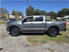 2021 Nissan Titan  2021 Nissan Titan