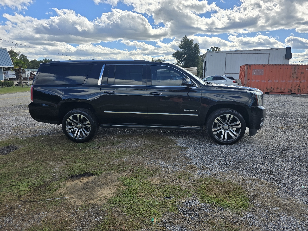 GMC Yukon XL Denali 2WD 2018 GMC Yukon XL Denali 2WD 2018