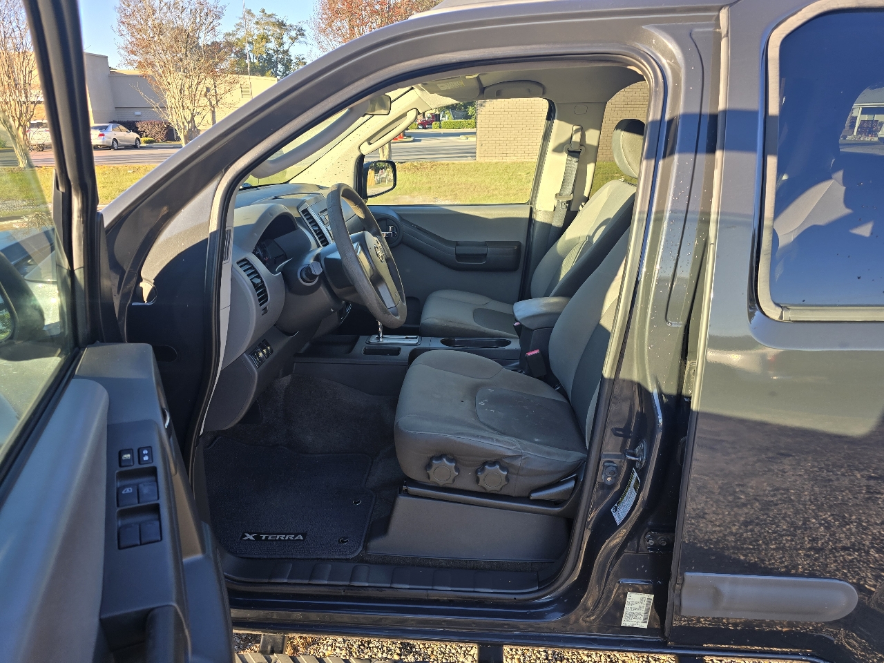 Nissan Xterra S 2WD 2011