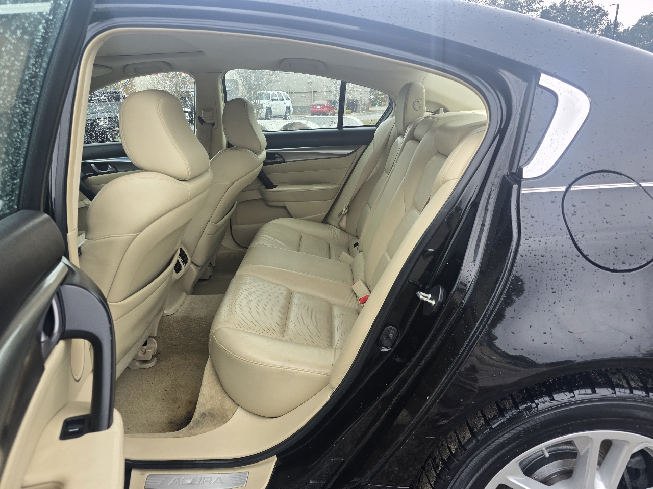 Acura TL 5-Speed AT with Tech Package 2010