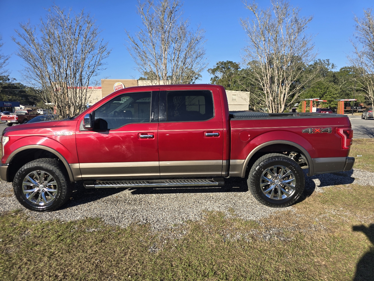 2015 Ford F-150 4WD SuperCrew 145" Lariat