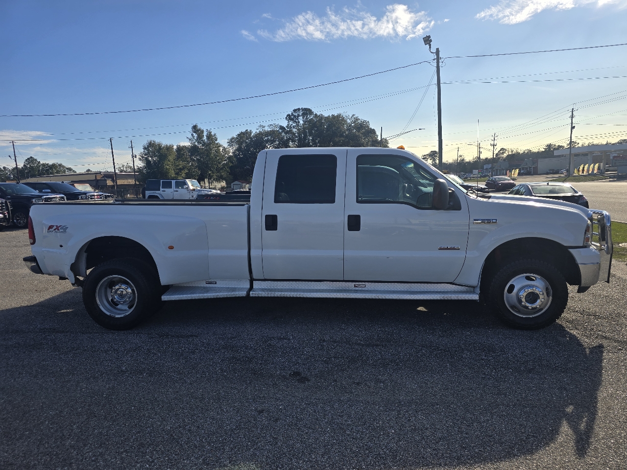 2006 Ford F-350 SD XLT Crew Cab Long Bed 4WD DRW
