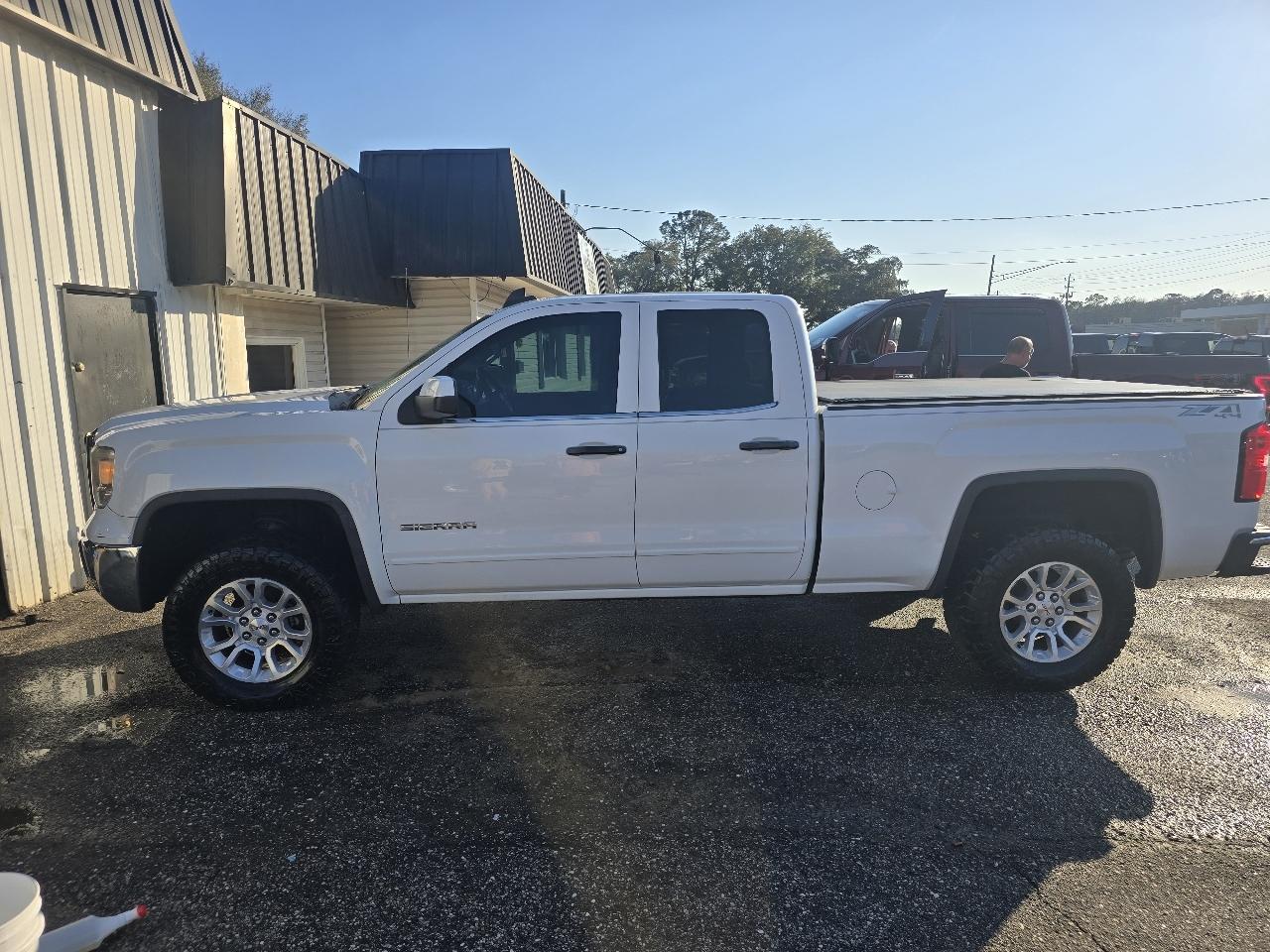 2015 GMC Sierra 1500 Base Crew Cab 4WD