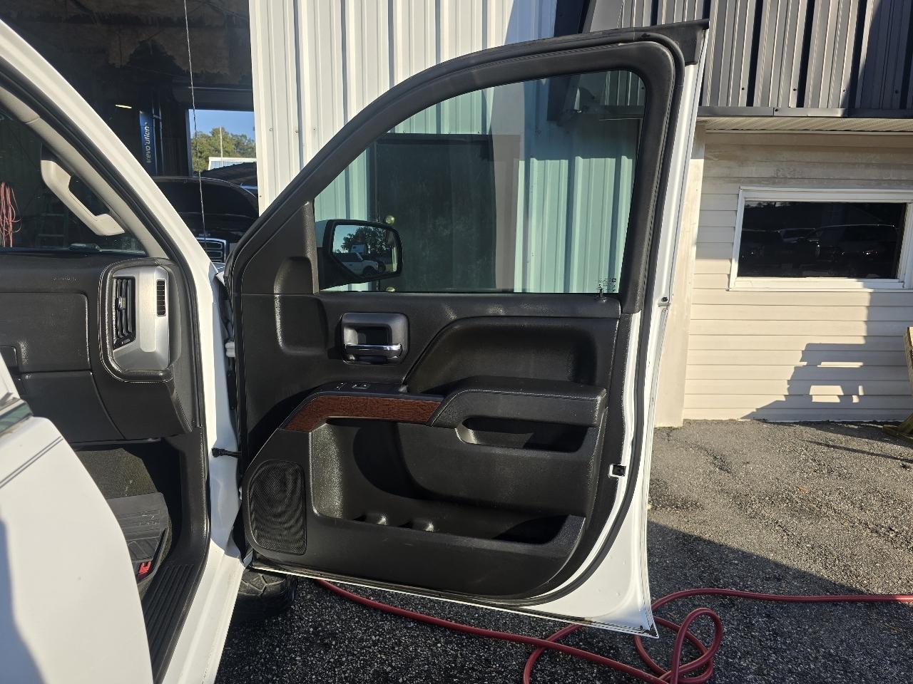 GMC Sierra 1500 Base Crew Cab 4WD 2015