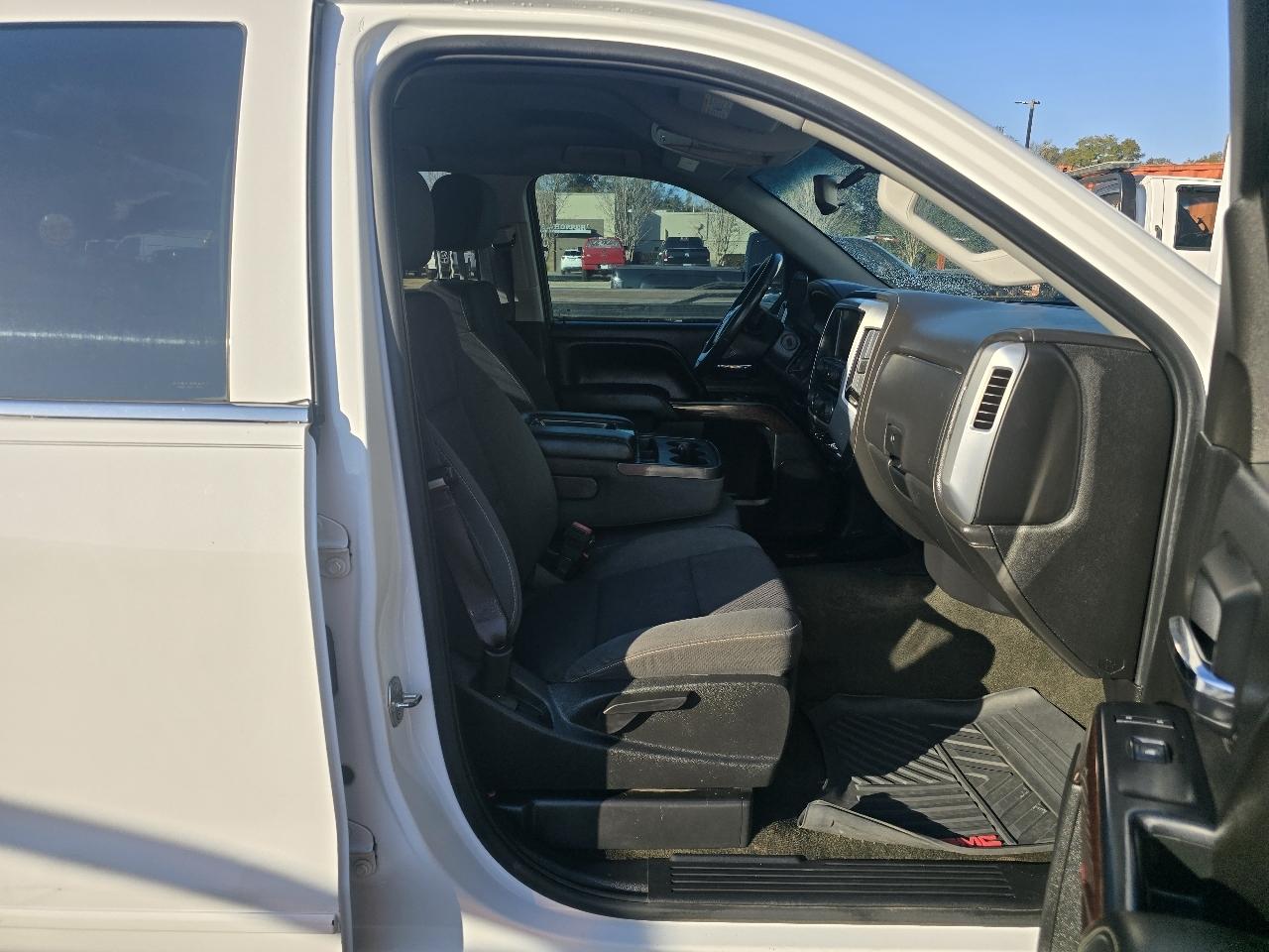 GMC Sierra 1500 Base Crew Cab 4WD 2015