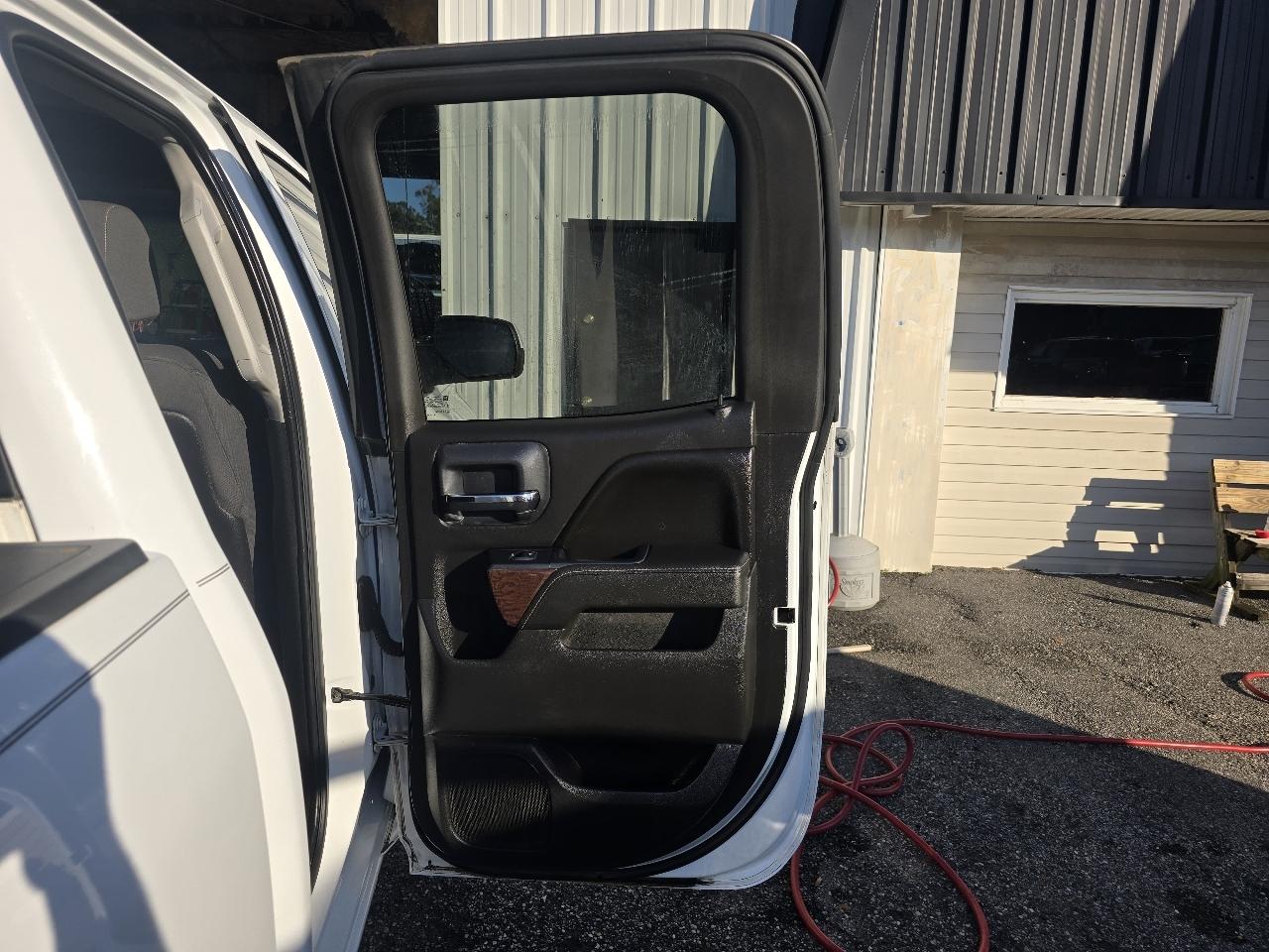 GMC Sierra 1500 Base Crew Cab 4WD 2015