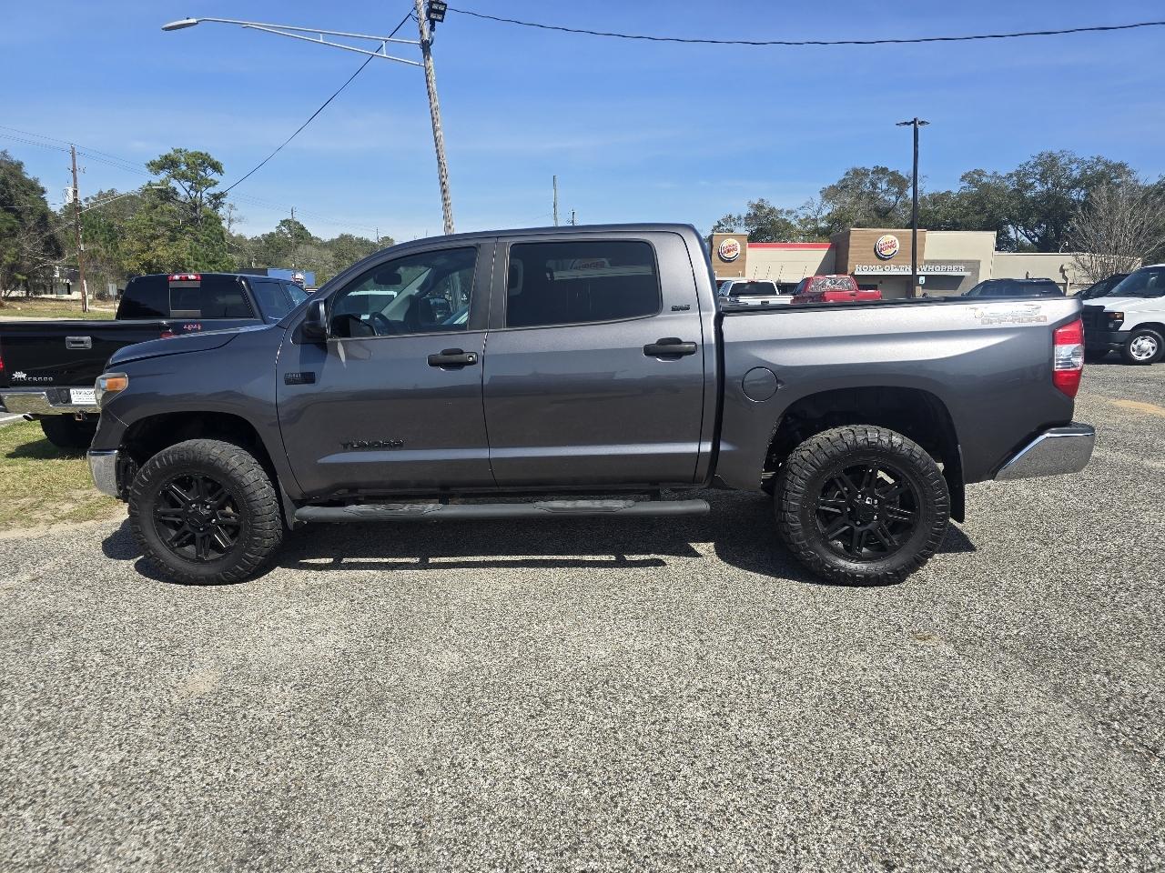 Toyota Tundra SR5 5.7L V8 FFV CrewMax 4WD 2019
