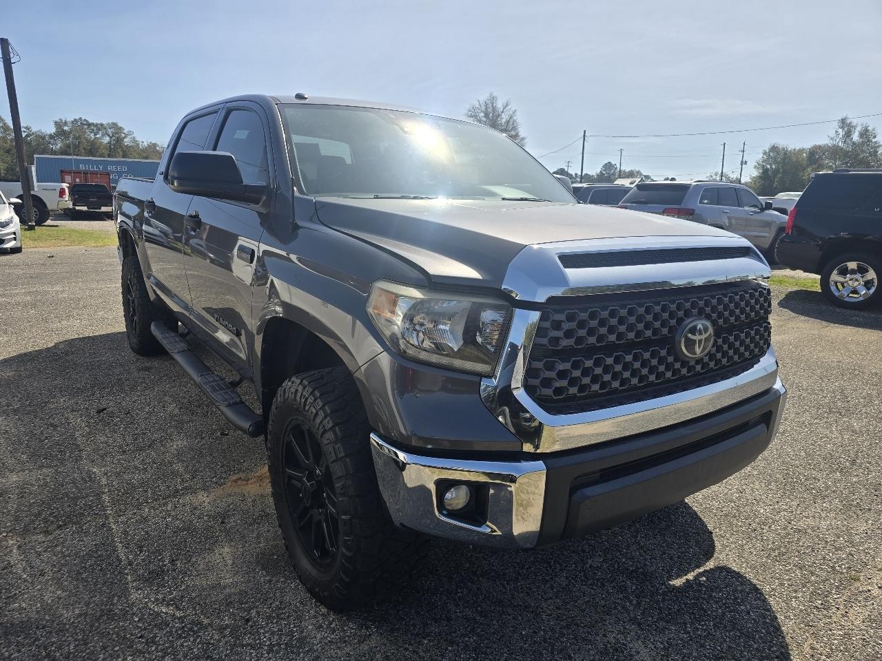 Toyota Tundra SR5 5.7L V8 FFV CrewMax 4WD 2019