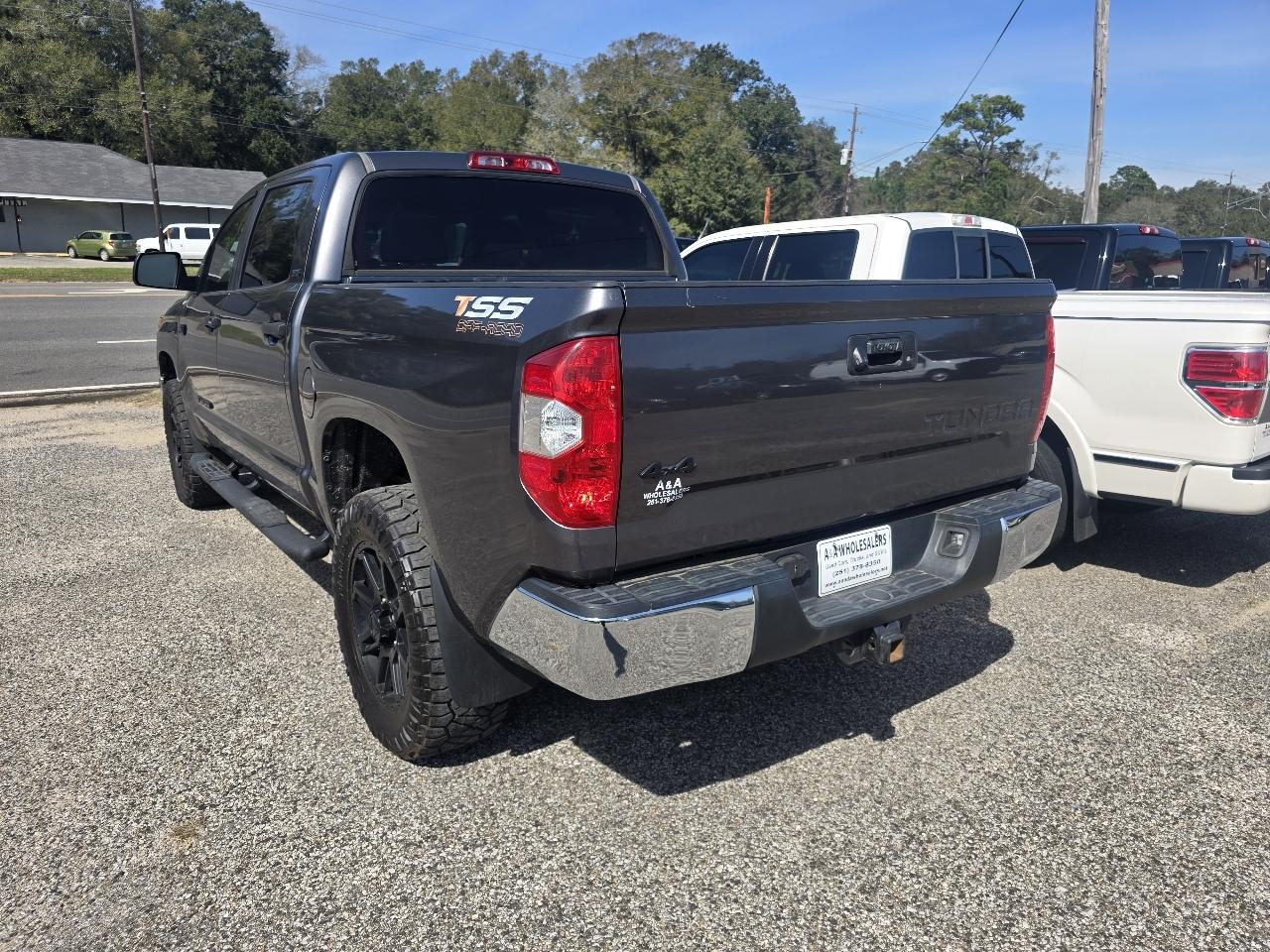 Toyota Tundra SR5 5.7L V8 FFV CrewMax 4WD 2019