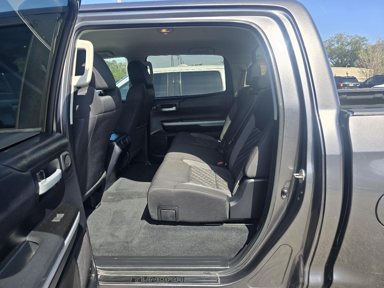 Toyota Tundra SR5 5.7L V8 FFV CrewMax 4WD 2019