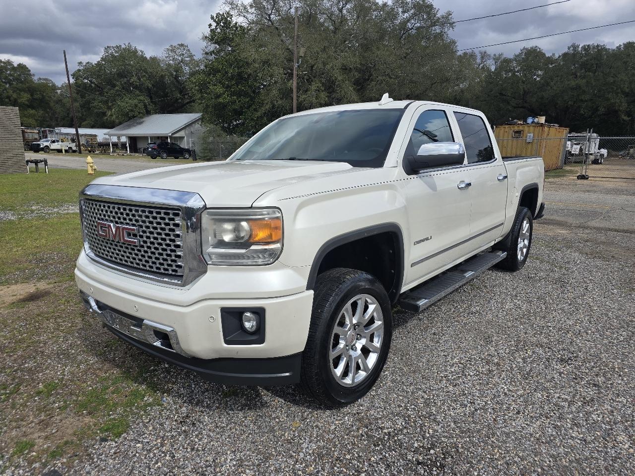 GMC Sierra 1500 Denali Crew Cab Short Box 4WD 2015