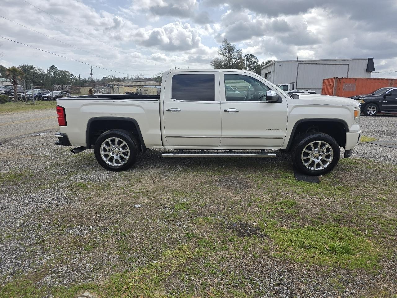 GMC Sierra 1500 Denali Crew Cab Short Box 4WD 2015
