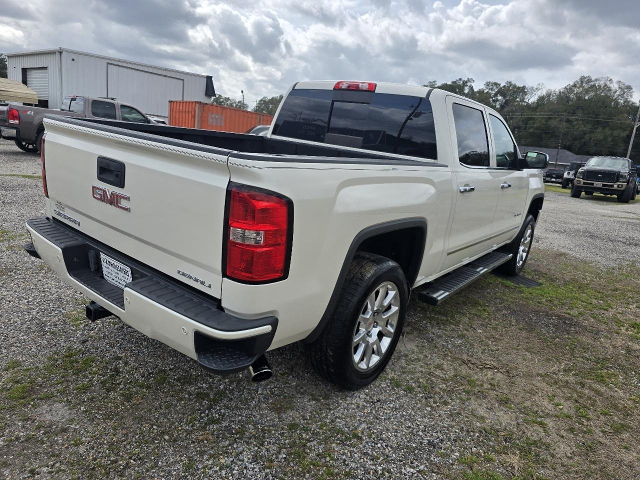 GMC Sierra 1500 Denali Crew Cab Short Box 4WD 2015