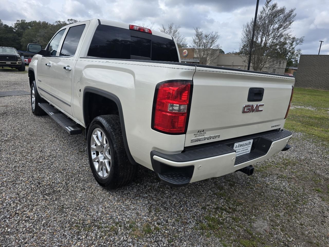 GMC Sierra 1500 Denali Crew Cab Short Box 4WD 2015