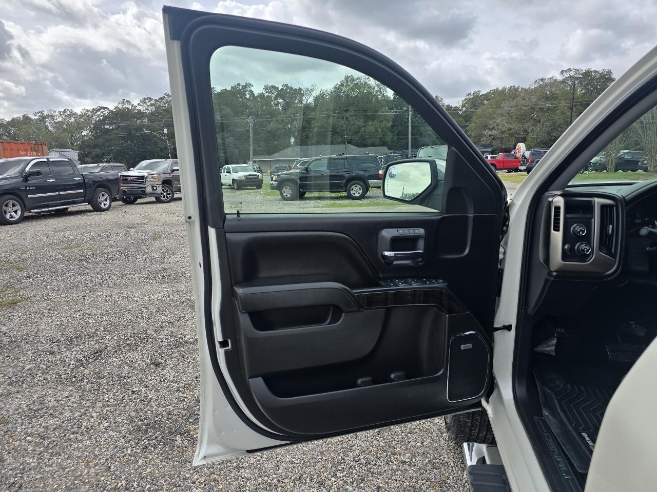 GMC Sierra 1500 Denali Crew Cab Short Box 4WD 2015