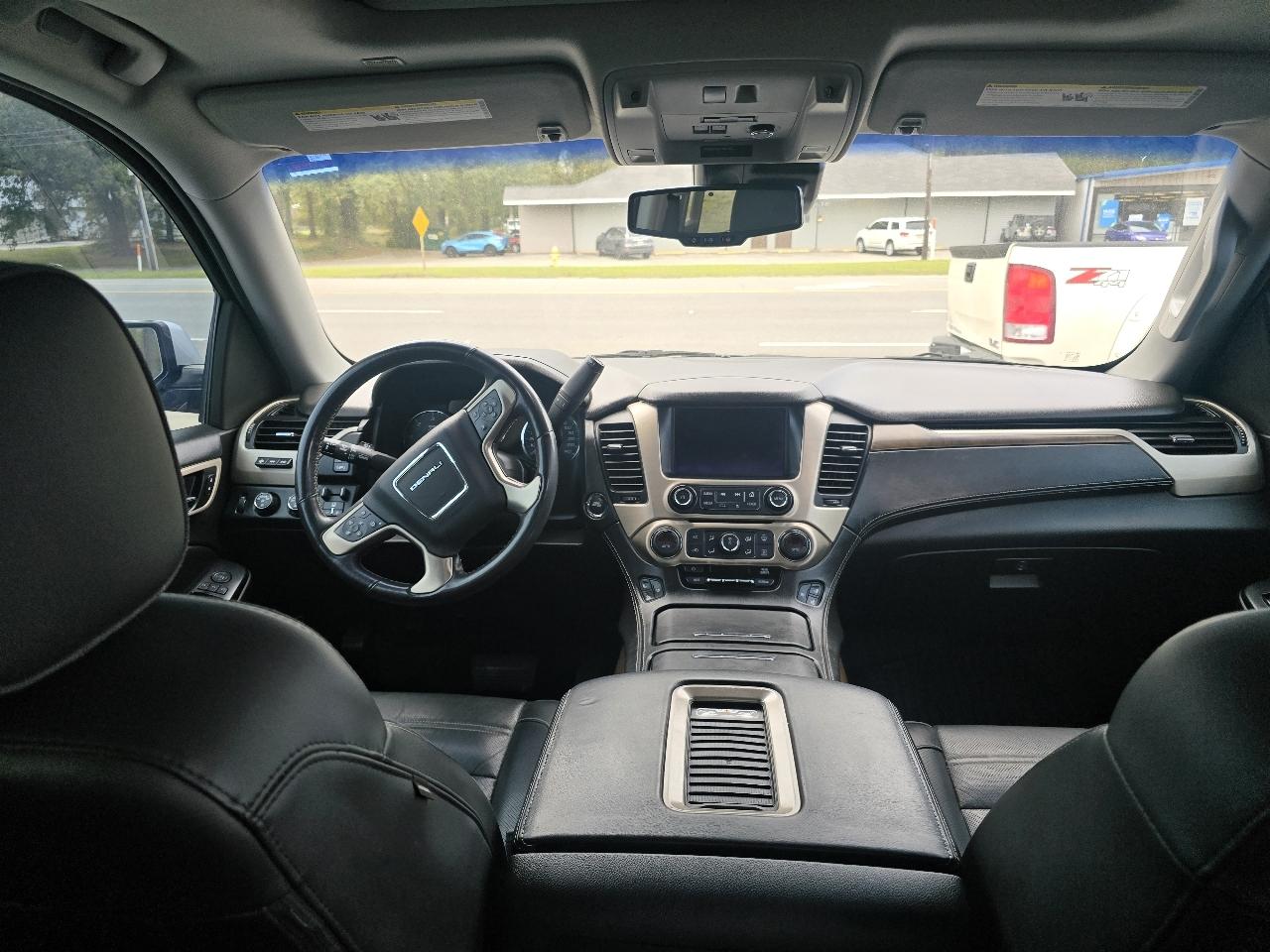 GMC Yukon Denali 4WD 2018