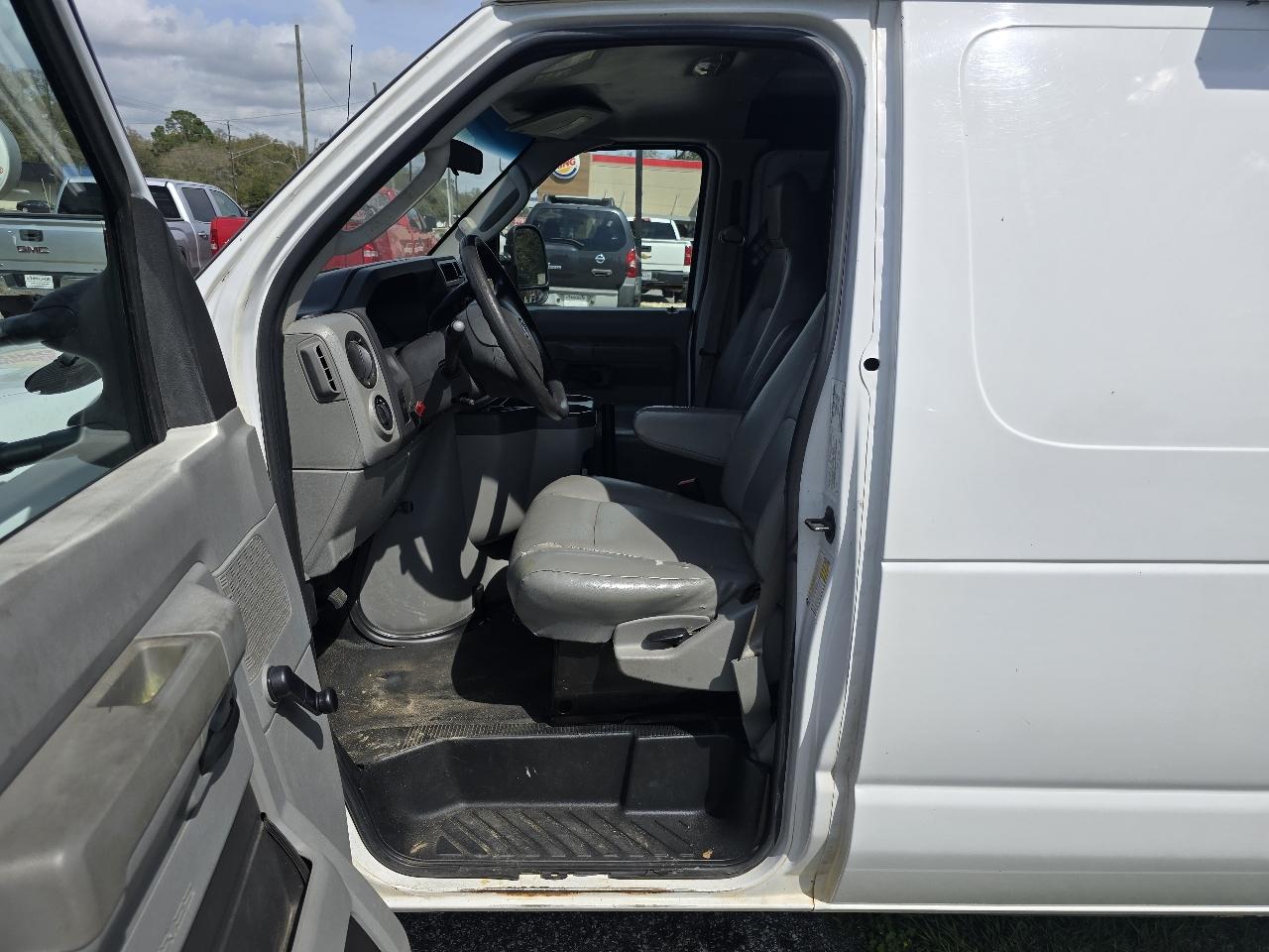 Ford Econoline E-150 2014