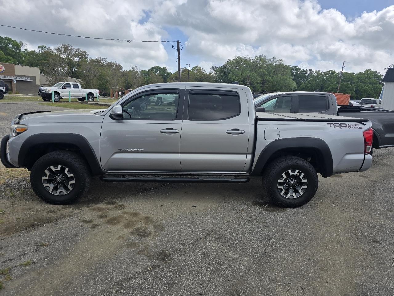 Toyota Tacoma TRD Off Road Double Cab 5' Bed V6 4x2 AT (Natl) 2017