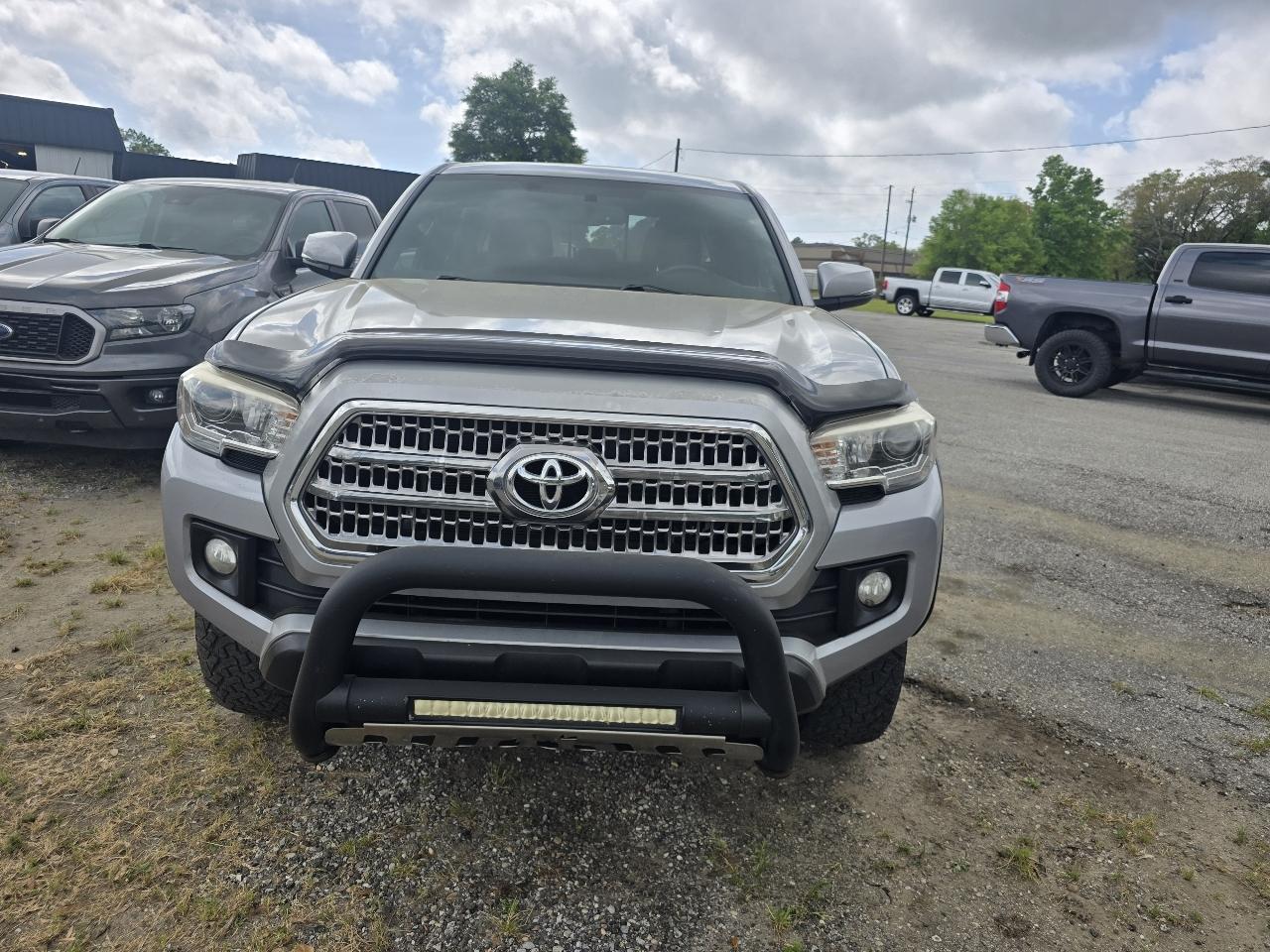 Toyota Tacoma TRD Off Road Double Cab 5' Bed V6 4x2 AT (Natl) 2017