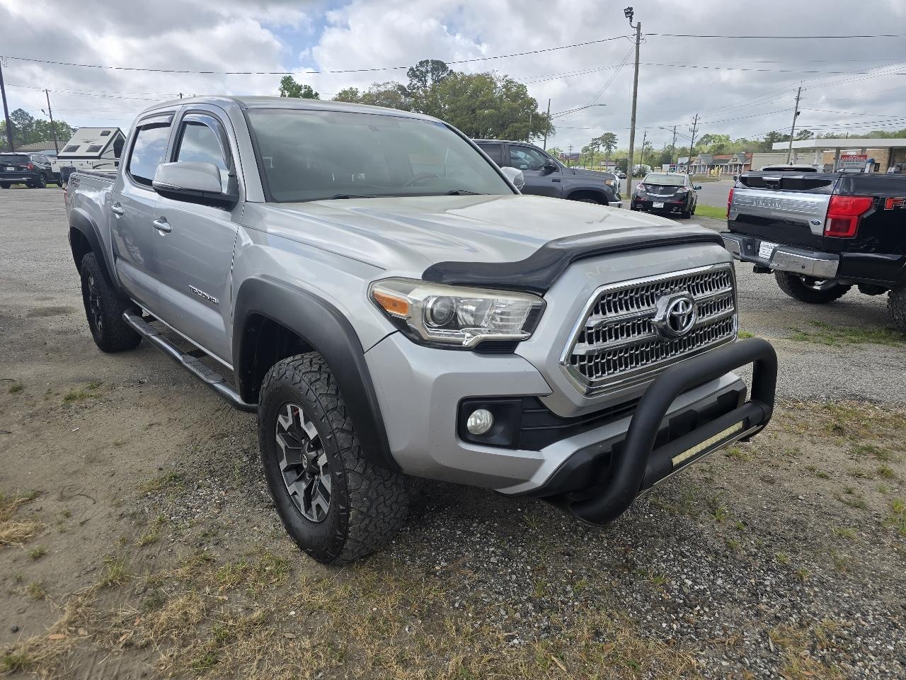 Toyota Tacoma TRD Off Road Double Cab 5' Bed V6 4x2 AT (Natl) 2017