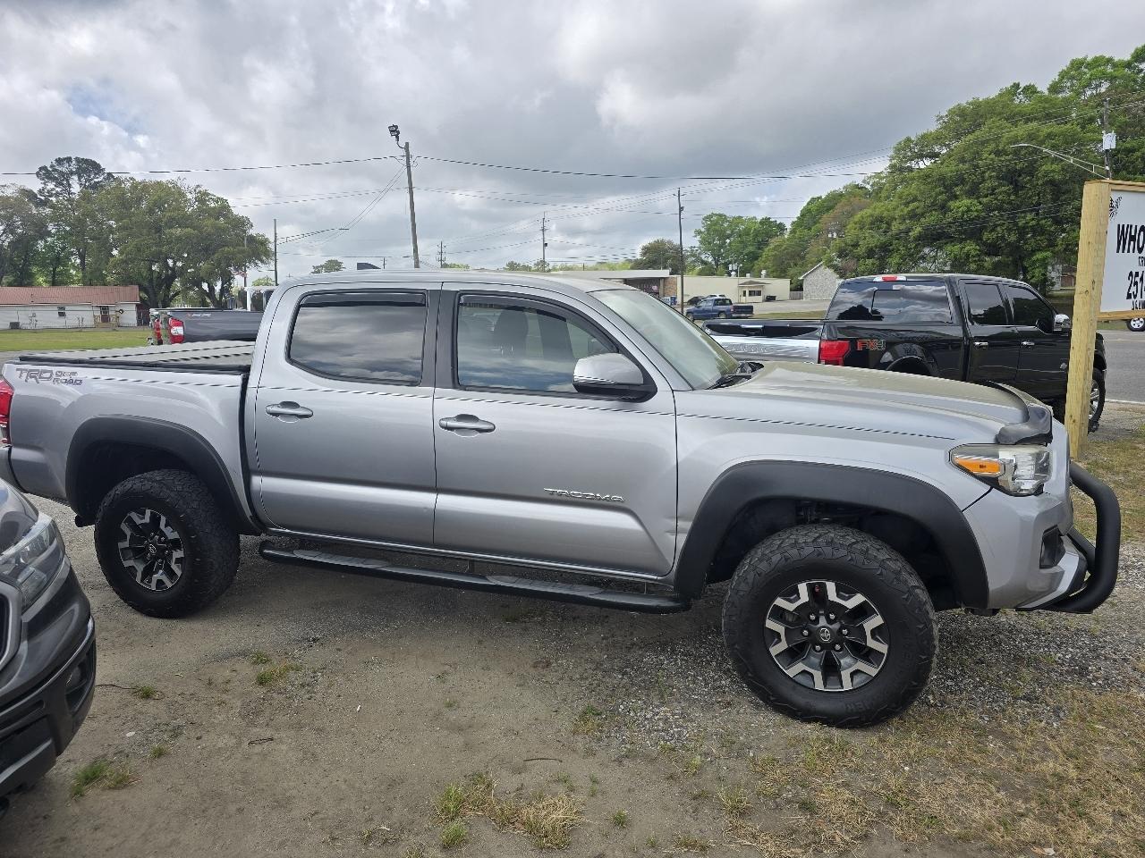 Toyota Tacoma TRD Off Road Double Cab 5' Bed V6 4x2 AT (Natl) 2017