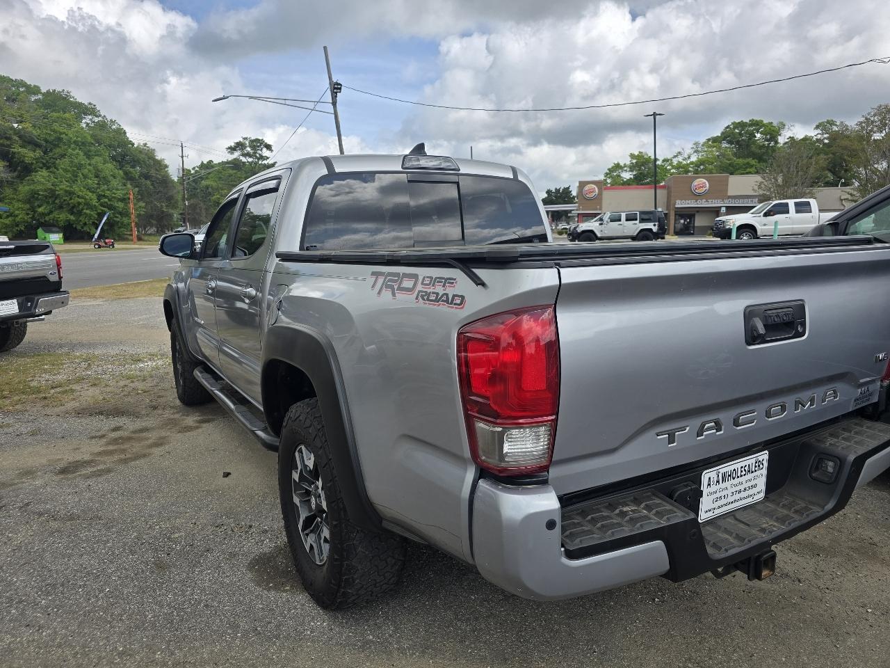 Toyota Tacoma TRD Off Road Double Cab 5' Bed V6 4x2 AT (Natl) 2017