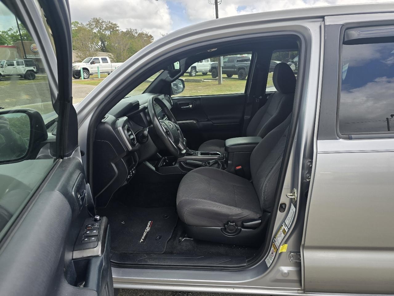 Toyota Tacoma TRD Off Road Double Cab 5' Bed V6 4x2 AT (Natl) 2017