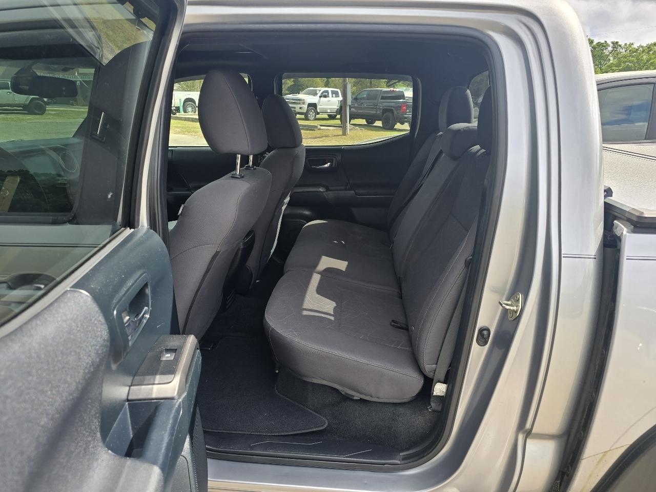 Toyota Tacoma TRD Off Road Double Cab 5' Bed V6 4x2 AT (Natl) 2017