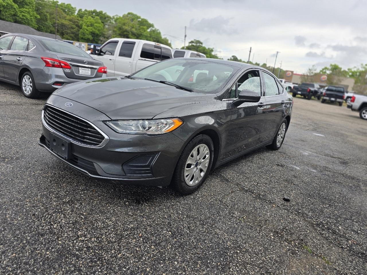 Ford Fusion S 2020