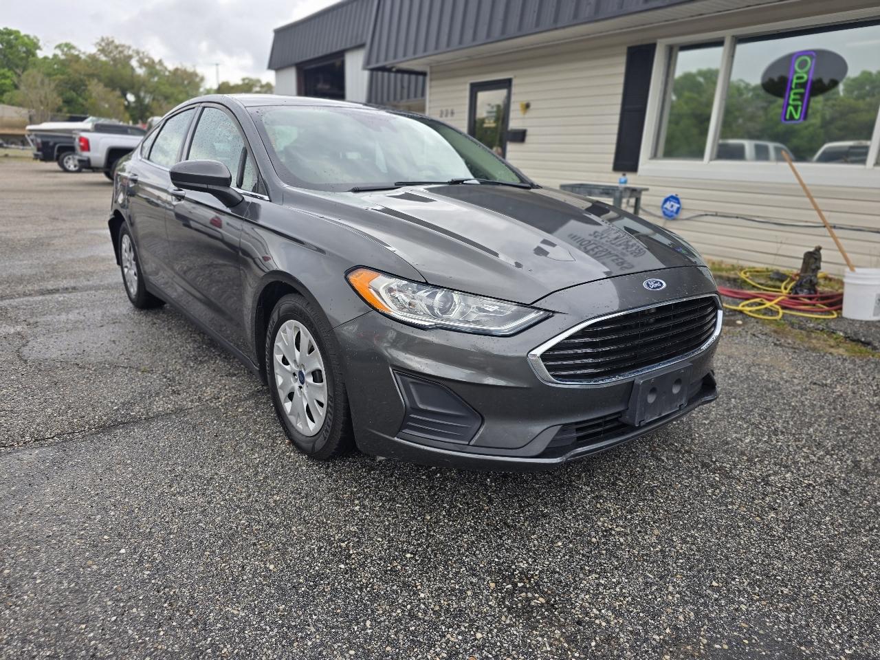 Ford Fusion S 2020