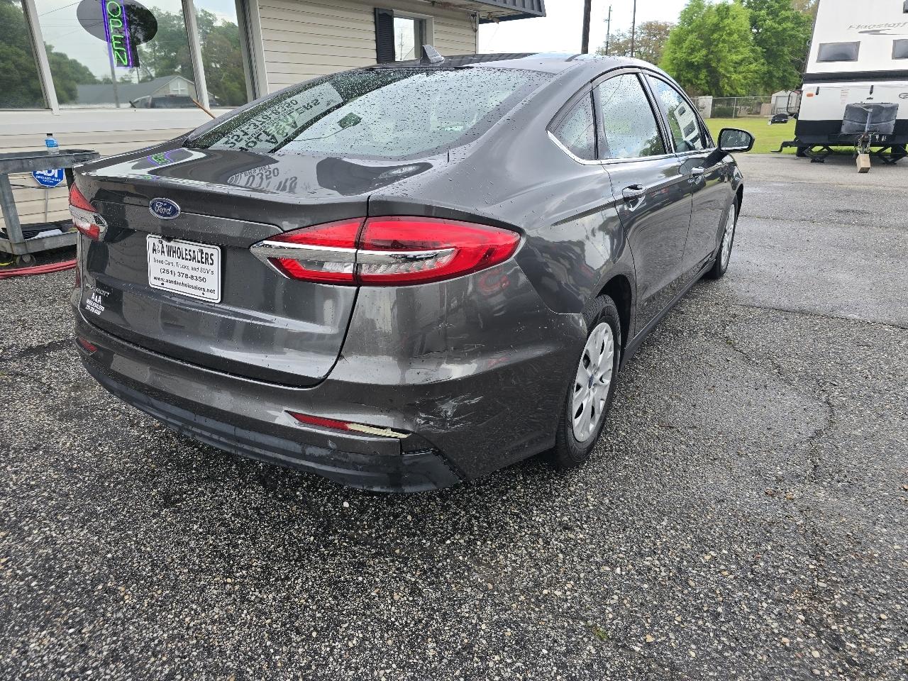 Ford Fusion S 2020