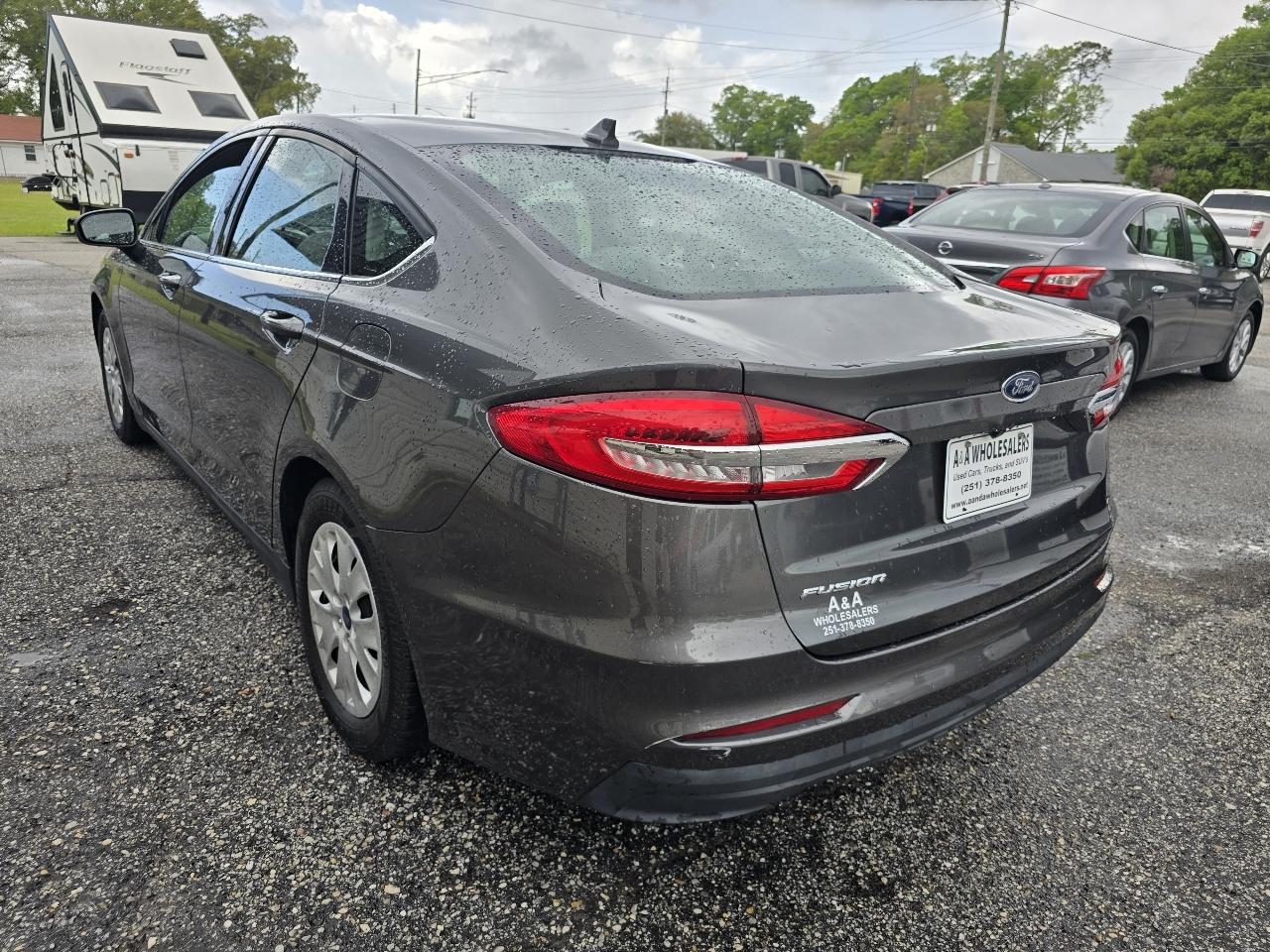 Ford Fusion S 2020