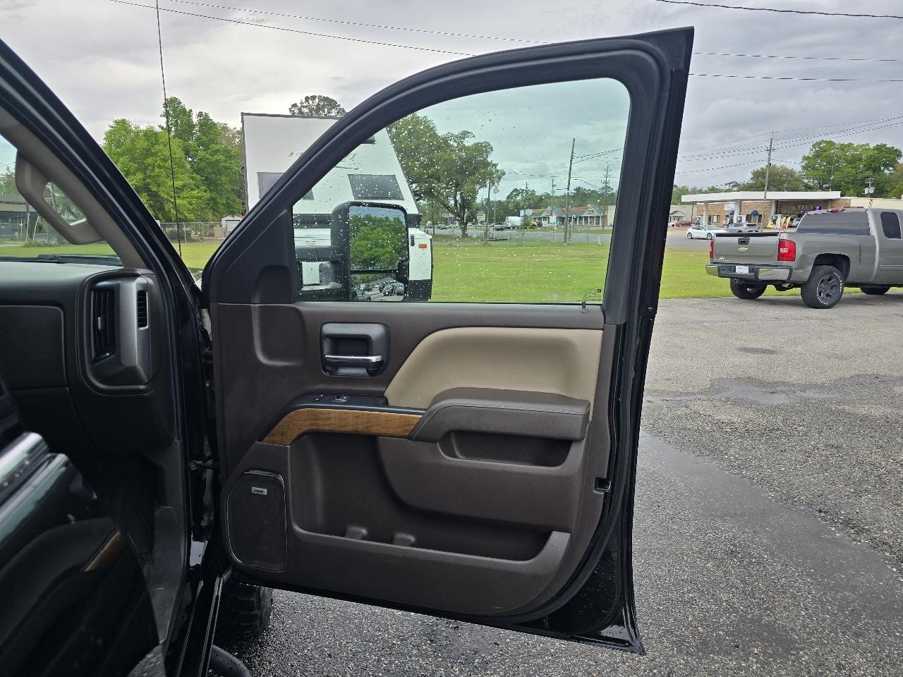 Chevrolet Silverado 1500 LTZ Crew Cab 4WD 2018