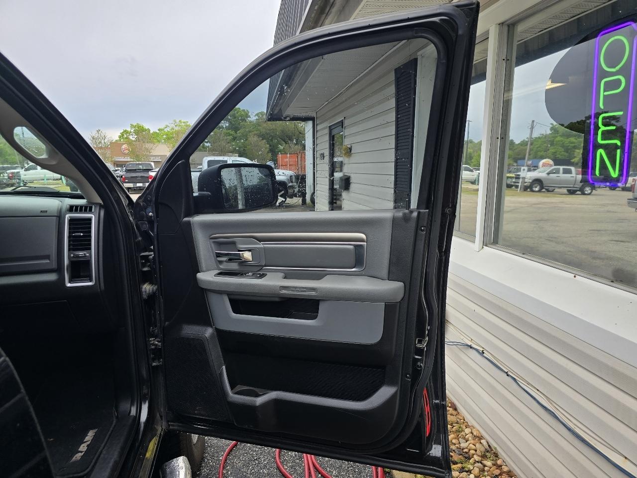 RAM 2500 SLT Crew Cab SWB 4WD 2018