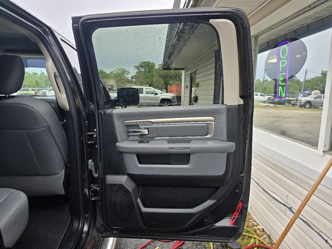 RAM 2500 SLT Crew Cab SWB 4WD 2018